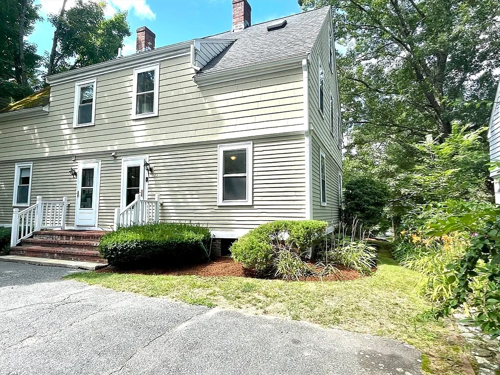 2 bed, 2.0 bath, 1350 sqft, $4,250 — Photo 1