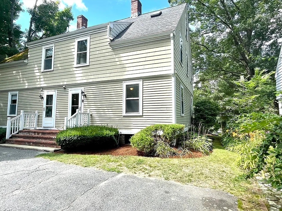 23 Lexington St #23