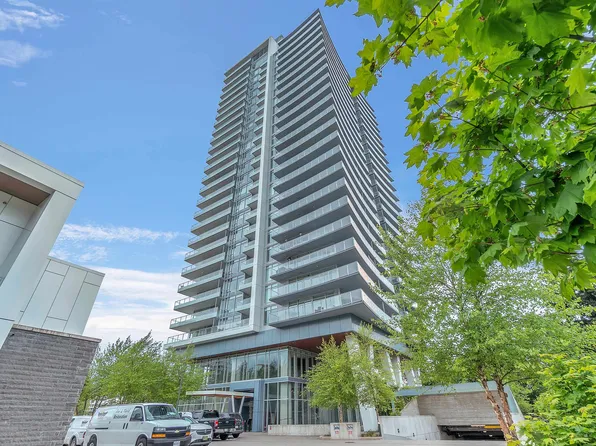200 Klahanie Ct #1708, West Vancouver, BC V7P 0E4