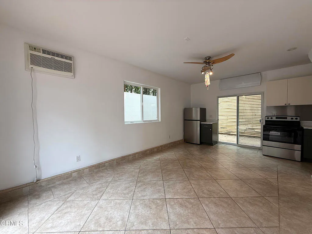 Building Photo - 748 N La Jolla Ave #1/2