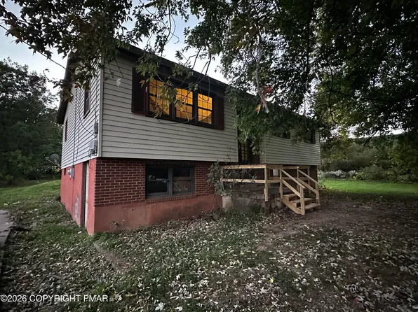 137 Valley Rd, Berwick, PA 18603