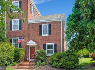 2921 S Buchanan St, Arlington, VA 22206