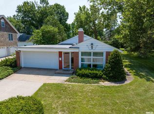 321 29th Ave N, Clinton, IA 52732