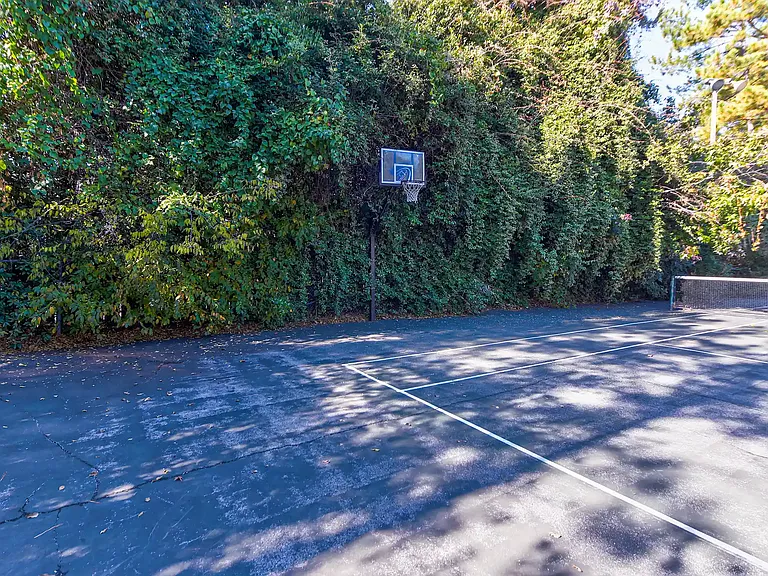 Royal Hills — Photo 1