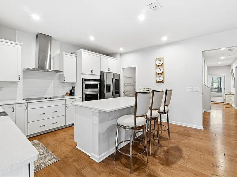 45 Woodford Dr — Photo 9