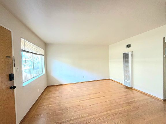 3rd image of 237 41st St APT 4