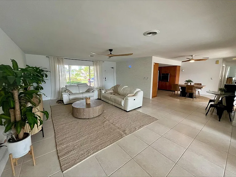556 SE 15th Ave — Photo 19