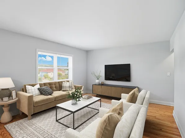 Eagle Rock Apartments at Huntington Station