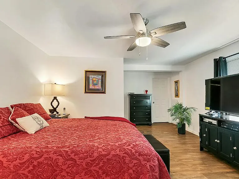 3402 E Kleindale Rd — Photo 6