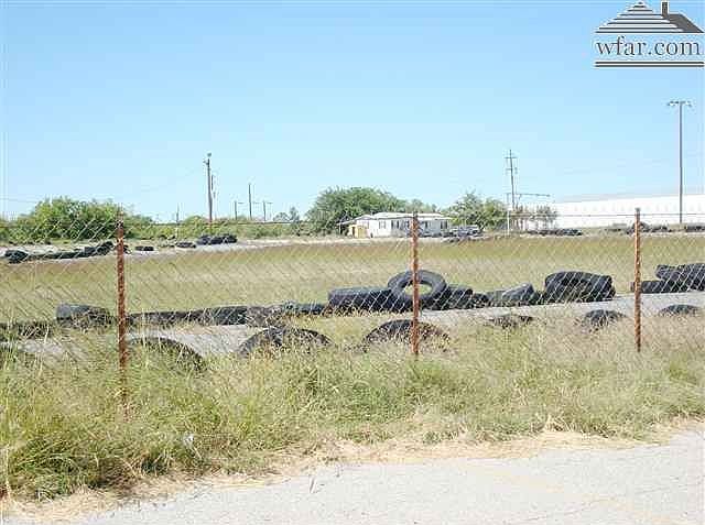 2nd image of 3304 Sheppard Access Rd