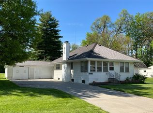 6103 Parker St, Omaha, NE 68104