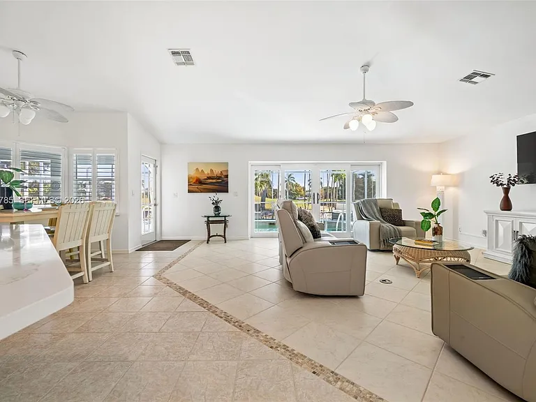 21489 Sheridan Run — Photo 9