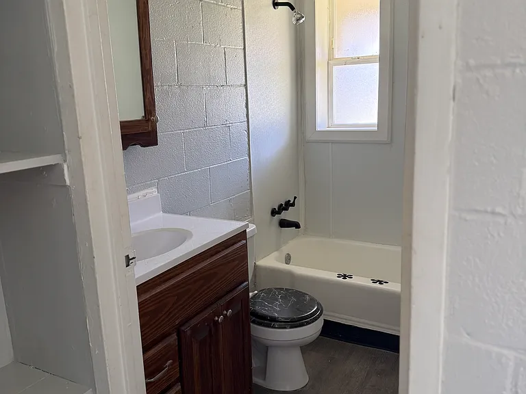 Lincoln Terrace Apartments — Photo 6