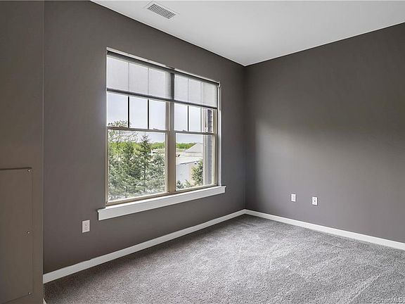 5th image of 100 Richards Ave APT 304