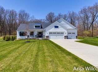 8563 Camelot Dr NE, Rockford, MI 49341