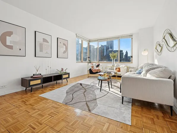 350 W 50th St APT 17C, New York, NY 10019