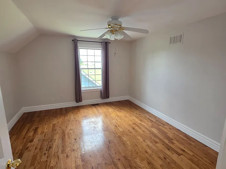 13727 Creditview Rd — Photo 16