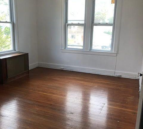 4th image of 3189 Brower Ave APT 2
