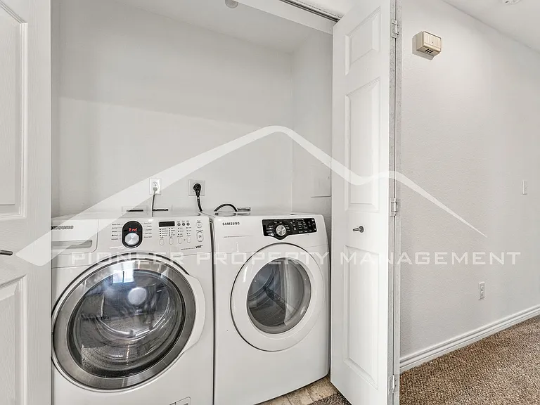 6634 Julian St — Photo 16