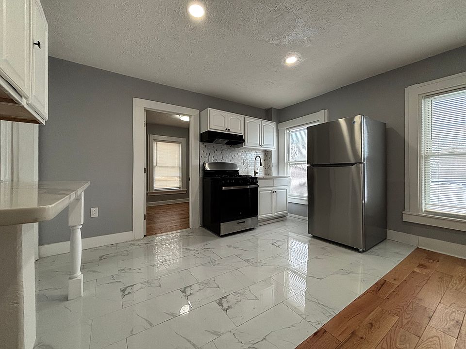 1st image of 23 Hallock St #6