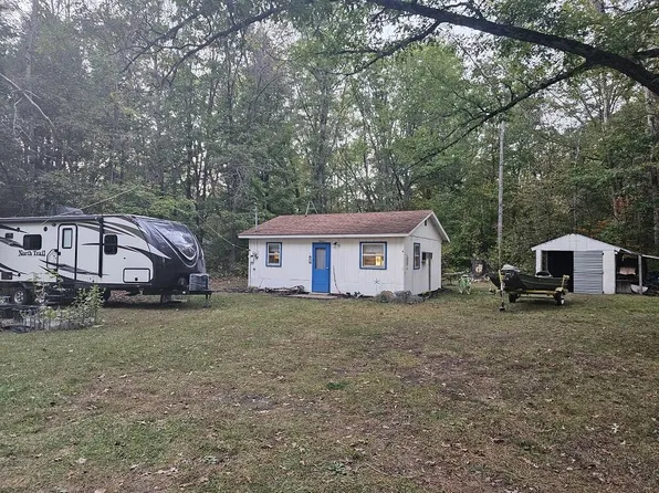 7469 E Lane St, Newaygo, MI 49337