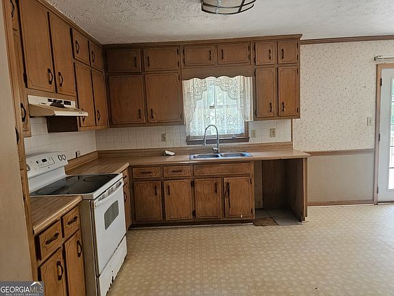 2nd image of 35 Stone Creek Dr