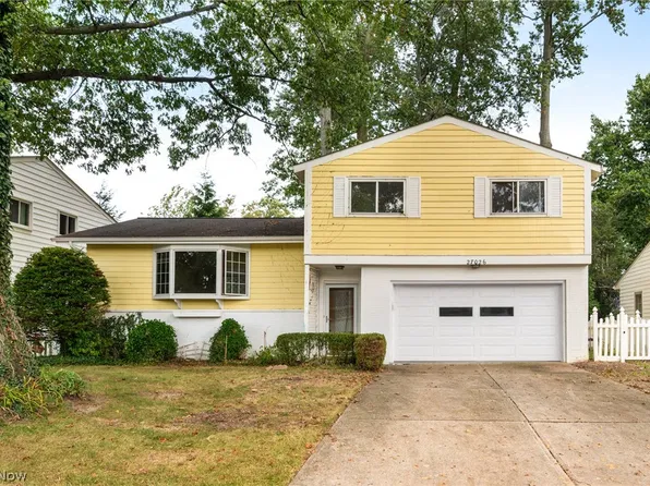 27026 Osborn Rd, Bay Village, OH 44140