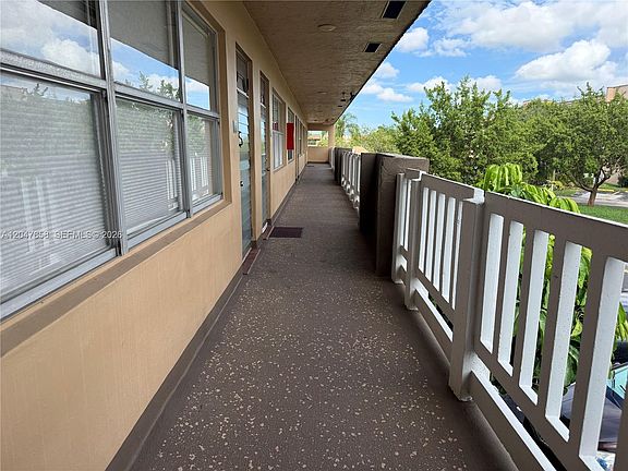 4th image of 9101 Sunrise Lakes Blvd APT 215