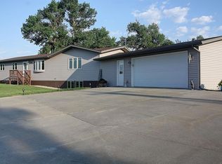 417 2nd St NE, Wessington Springs, SD 57382