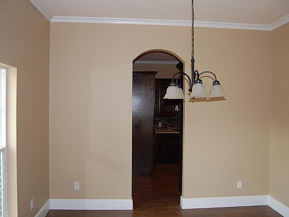 3rd image of 1815 Hillvalley Dr