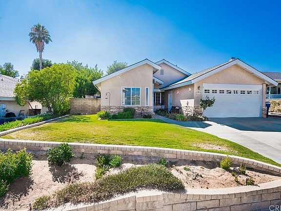 3rd image of 27731 Pine Cove Cir