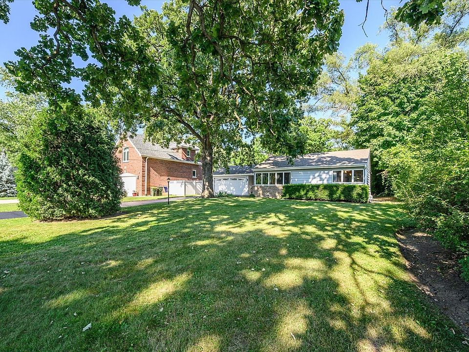 1st image of 219 Oakwood Dr