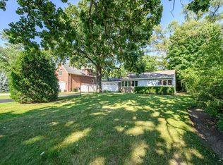 219 Oakwood Dr, Wood Dale, IL 60191