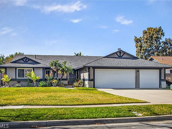 2nd image of 2158 N Magnolia Ave