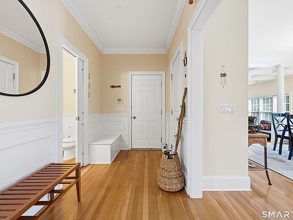 4th image of 48 Winton Farm Road