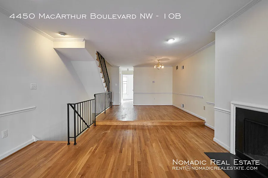 4450 Macarthur Blvd NW #10B