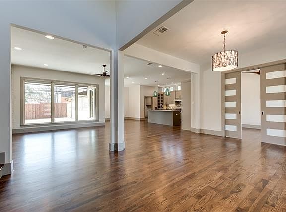 3rd image of 6414 Sunnyland Ln