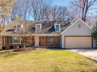 328 Clarendon Ln, Saint Charles, MO 63301