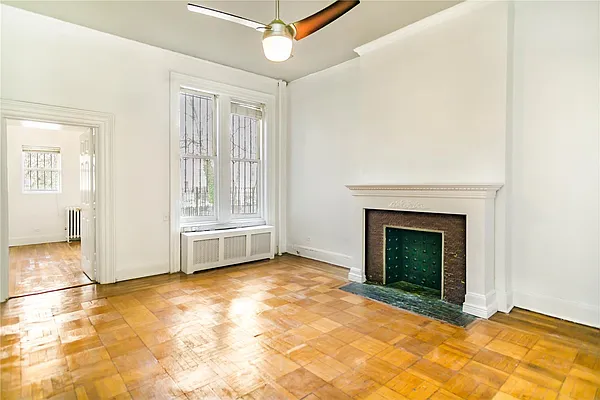 Rented by Century 21 Metropolitan | media 20