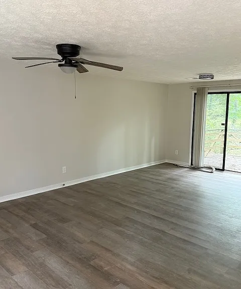 104 N Meade Dr — Photo 2