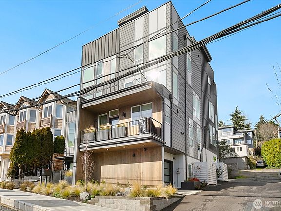 2nd image of 408 Aloha Street