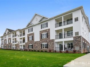 425 Tavern Rd, Monroe Township, NJ 08831