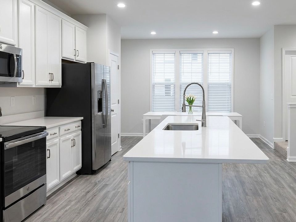 1st image of 633 Eking Green Dr