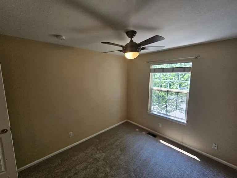 1124 W Mulberry Ln — Photo 13