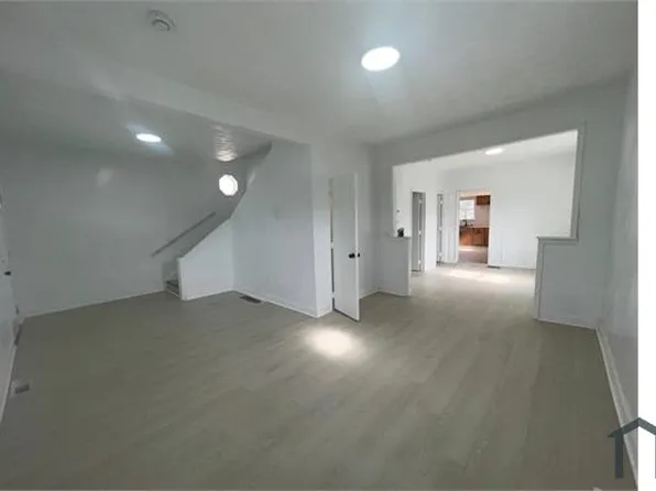 121 Monroe St, Elyria, OH 44035