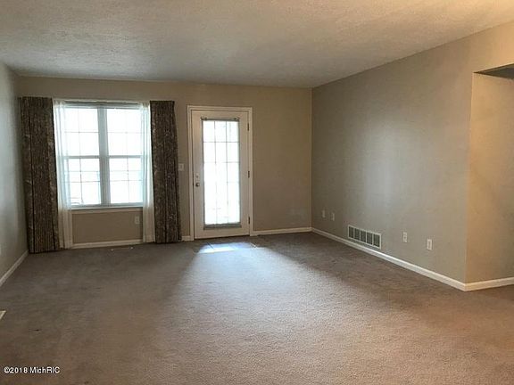 3rd image of 334 Westbrook Ct