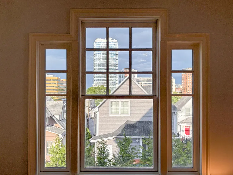 87 Stephen St #1C — Photo 7