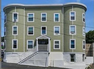 28 Salem St APT 3, Reading, MA 01867