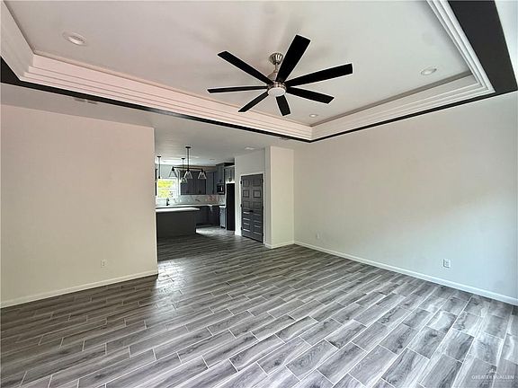 4th image of 2020 Cedar Ave