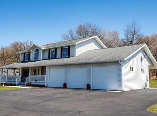 10389 Kimberly Ct S, Cottage Grove, MN 55016